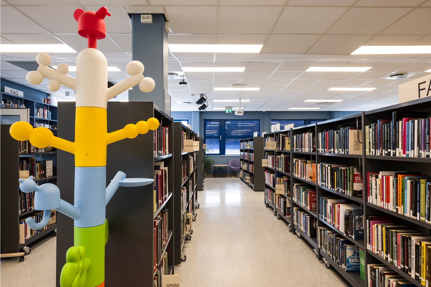 Paradísartré fatahengi